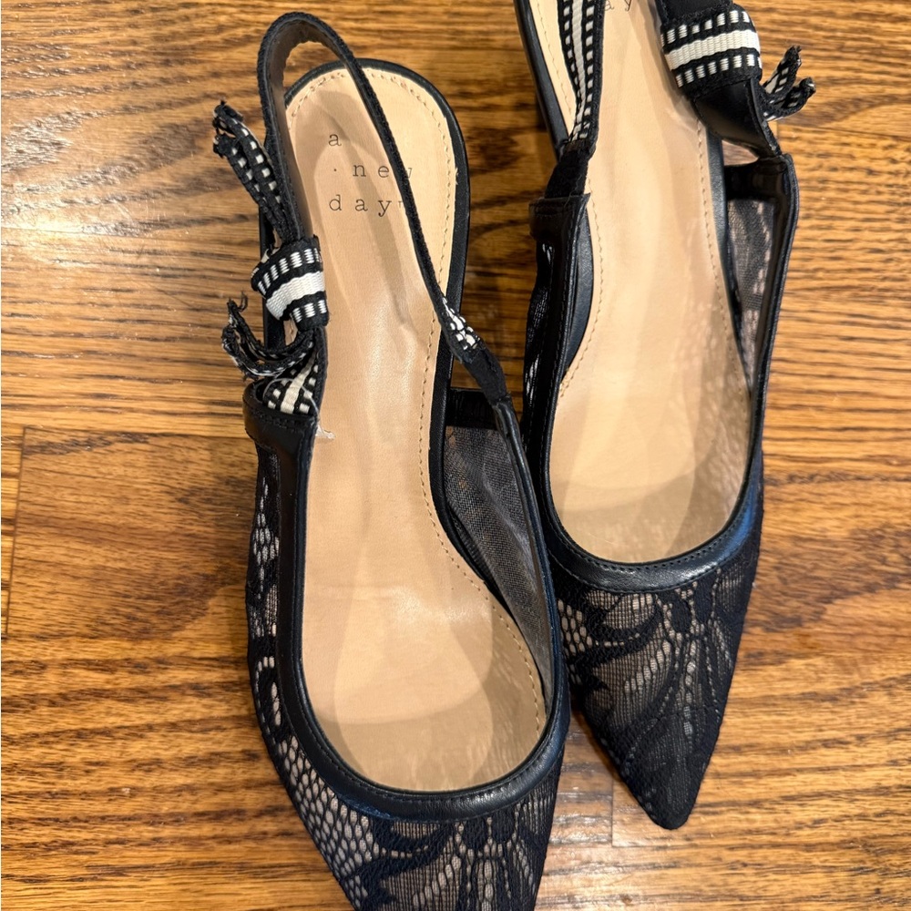 a new day Black Lace Pointed Flats